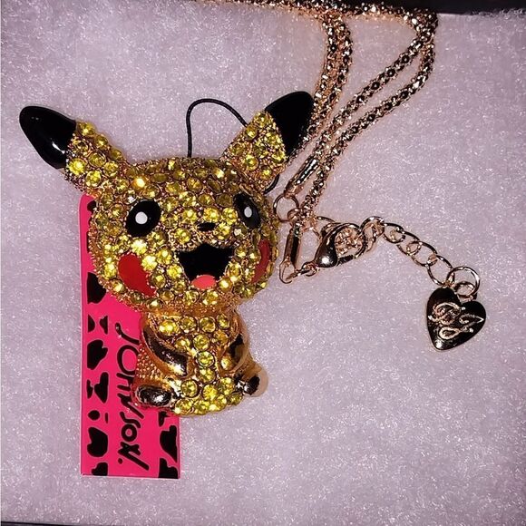 NWT and box Betsy Johnson rhinestone Pikachu necklace - Picture 5 of 9